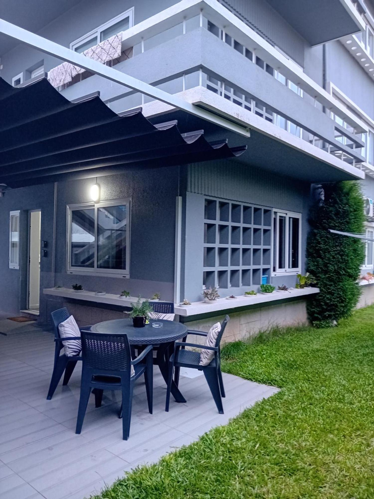 Buddies Charm Apt - Self Catering 阿威罗 外观 照片