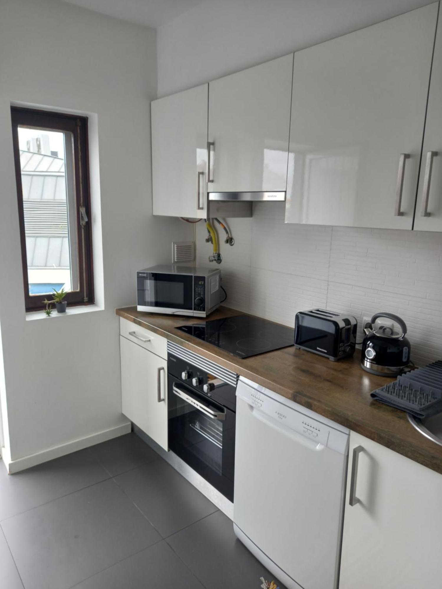 Buddies Charm Apt - Self Catering 阿威罗 外观 照片